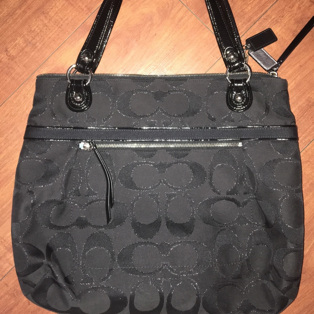 Coach purse with wallet and dust cover